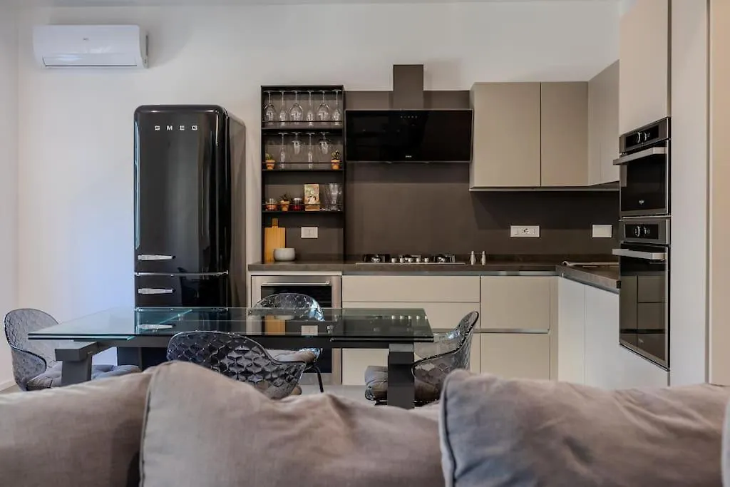 Great Home Laurentina Metro B Rome Italy